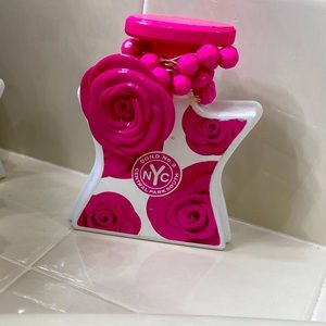 Empty bottle bond no 9